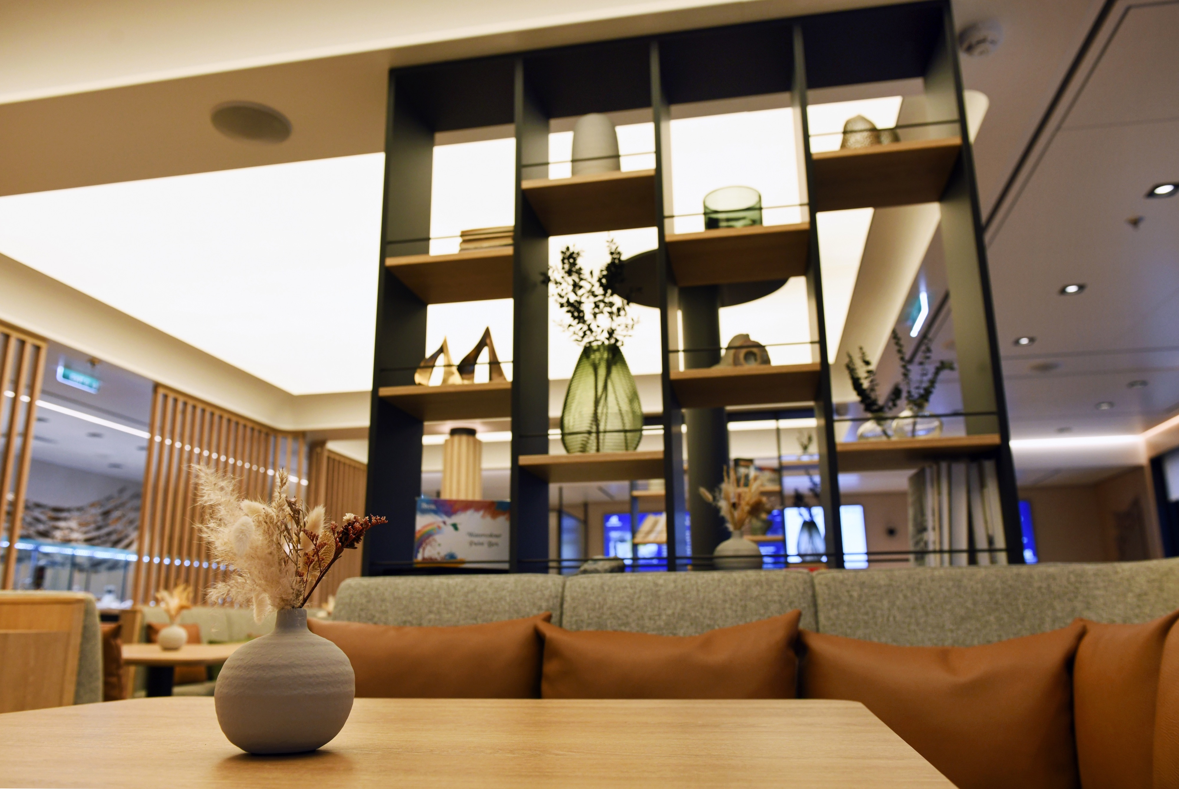 Club Lounge on SH Vega
